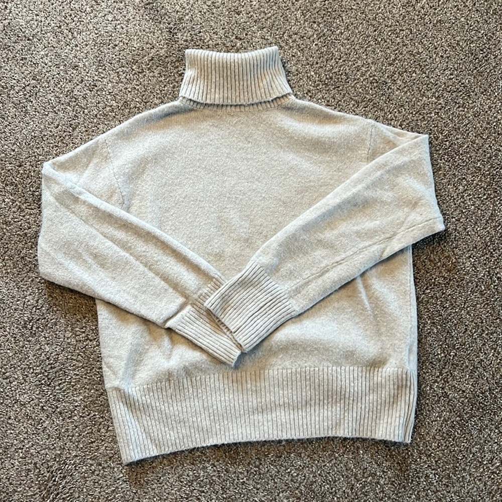 H&M Turtleneck Sweater with ribbed details